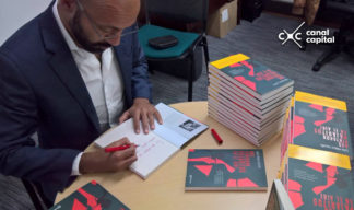 Juan Pablo Calvás presenta su libro nos pintaron pajaritos en el aire