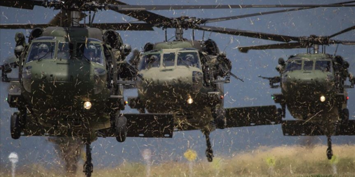 Helicópteros Black Hawk ( Juancho Torres - Agencia Anadolu ) colombianos